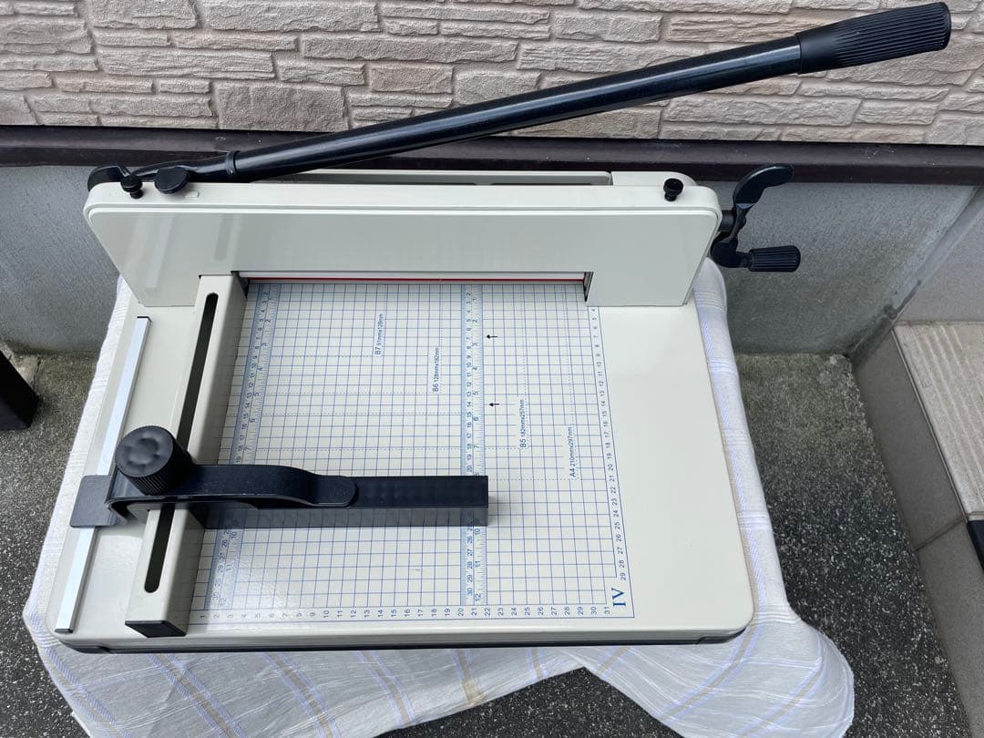 ✳️大型裁断機(ペーパーカッター)⚫︎色 ベージュ ⚫︎A4サイズ ⚫︎ダイシン商事