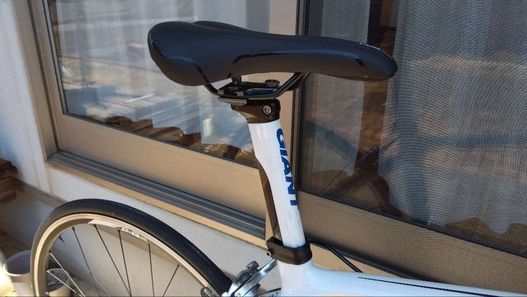 【整備済み】GIANT DEFY COMPOSITE SE　カーボンロードバイク