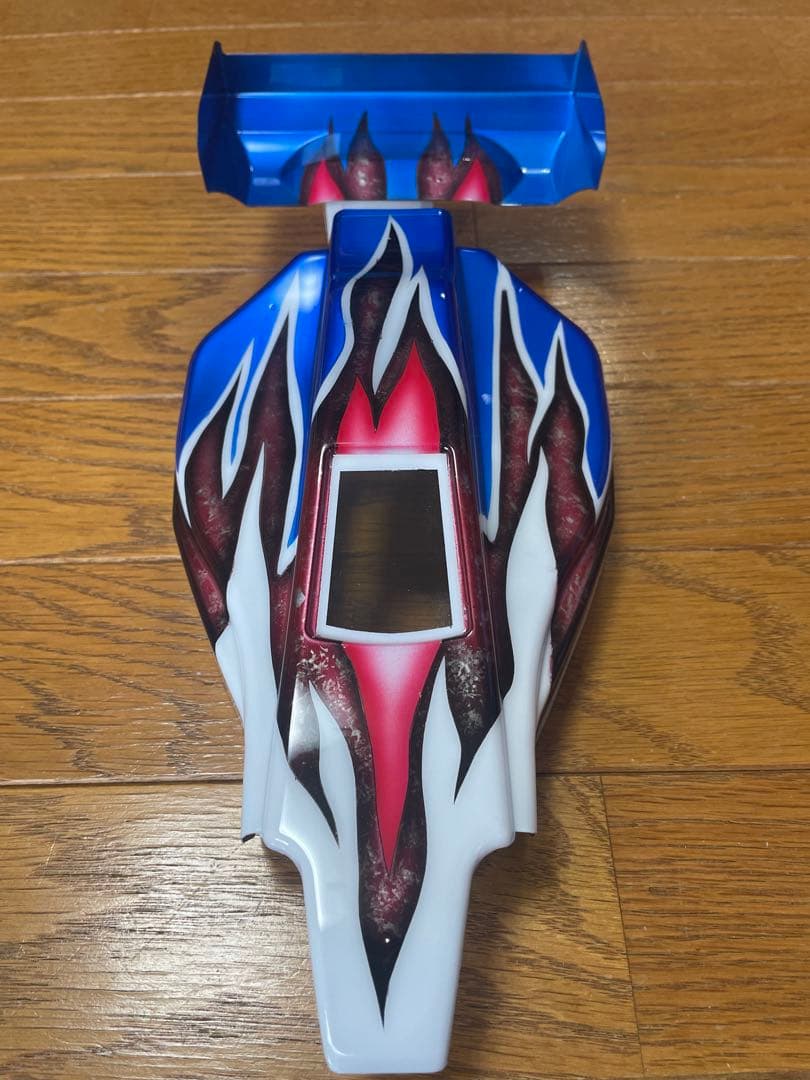 DT 02 サンドバイパー　タミヤ新品塗装済ボディ 白赤青