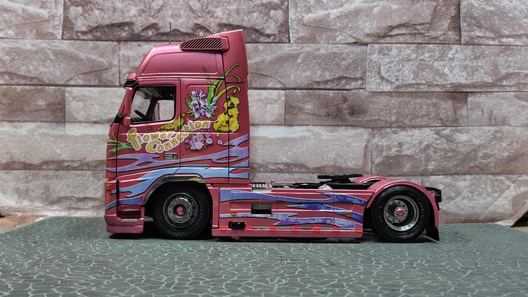 イタレリ デコトラ ボルボ FH-16 トレーラーヘッド 完成品