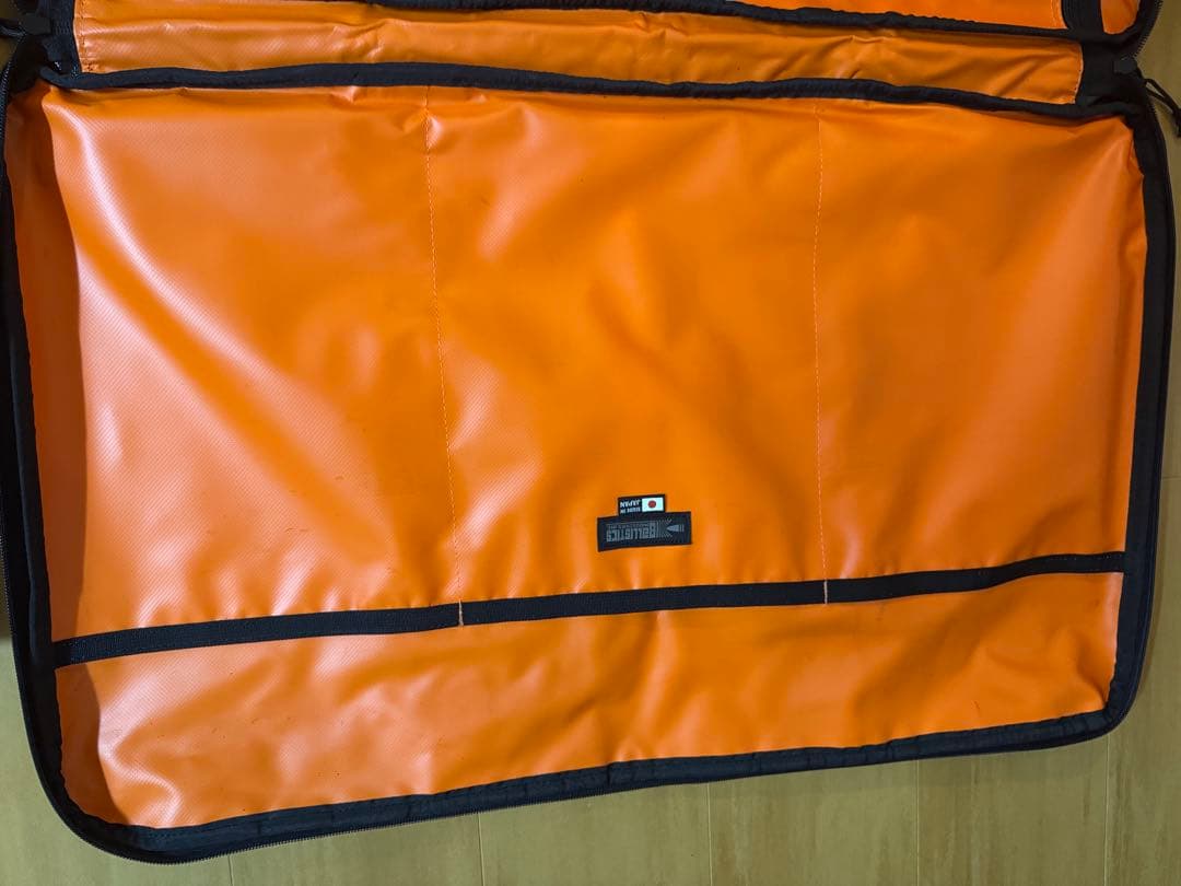 サンゾー工務店　アイアンテーブル　オレンジケース付き