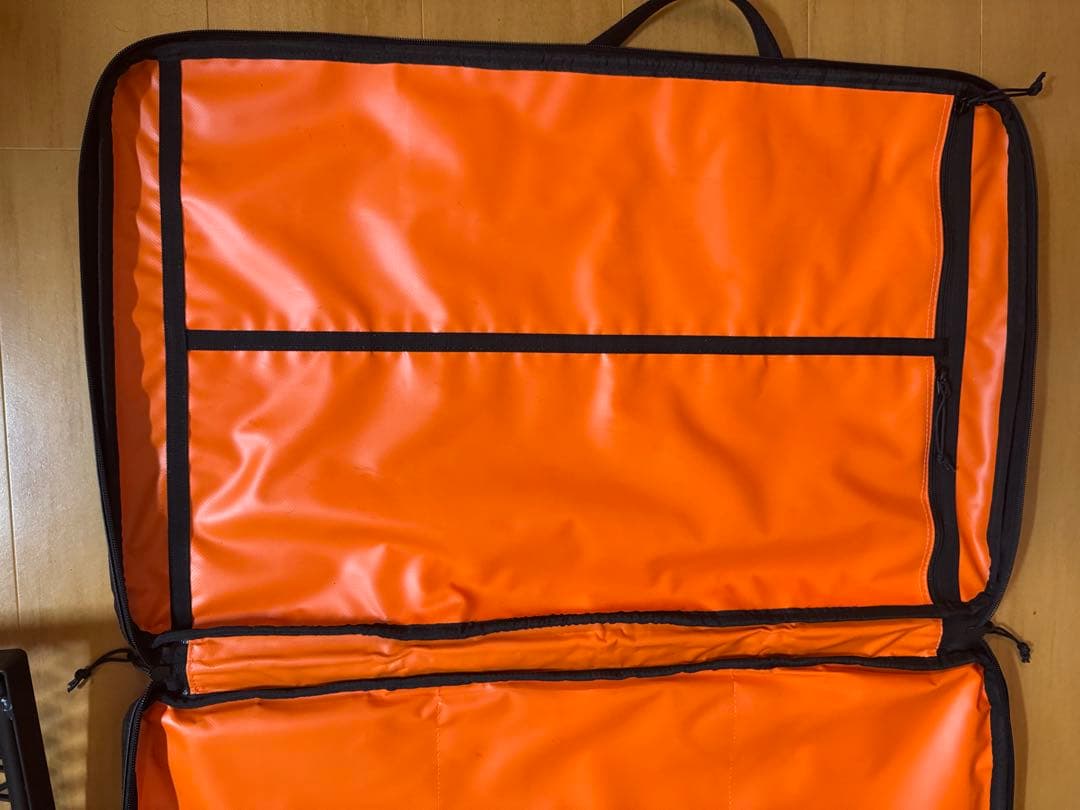 サンゾー工務店　アイアンテーブル　オレンジケース付き