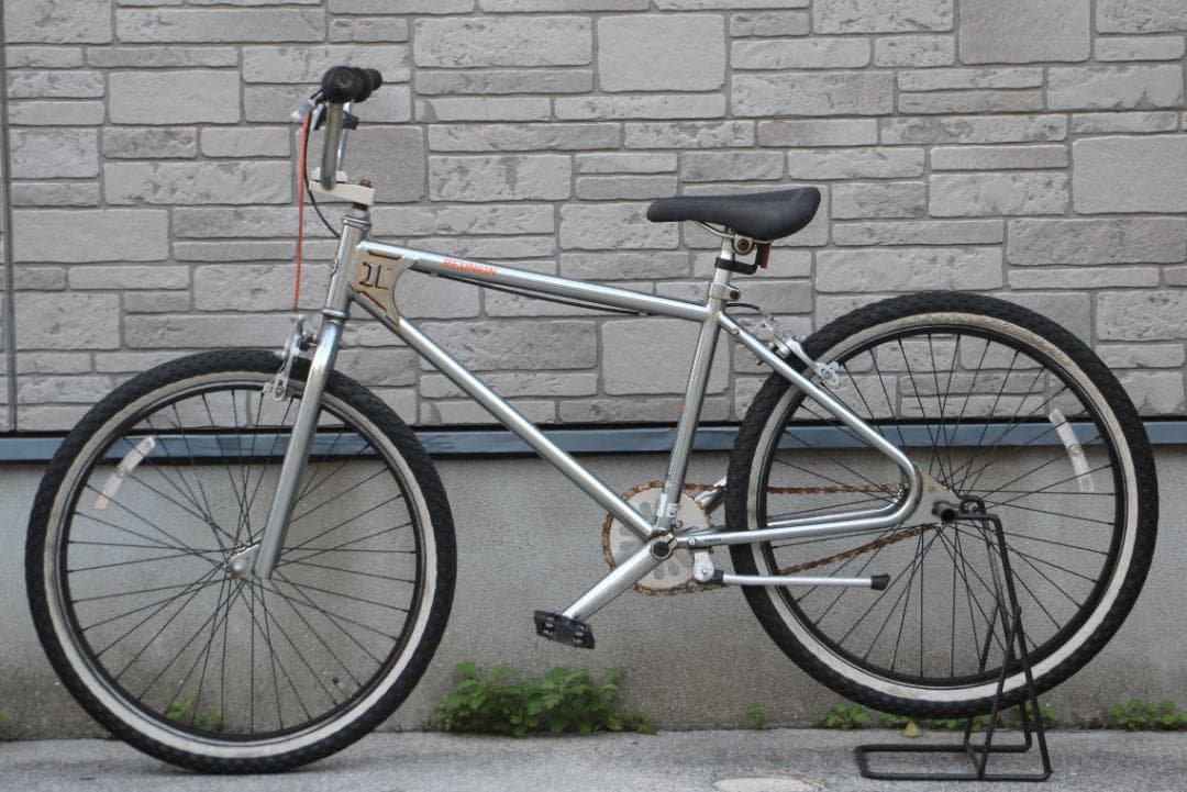 引き取り限定♪REUNION♪メッキフレーム♪24インチタイヤ♪固定ギアです♪