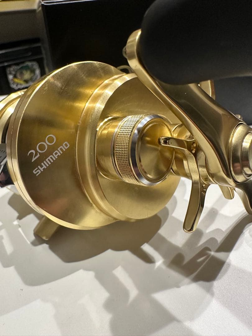 SHIMANO 14CALCUTTA CONQUEST 200 ベイトリール