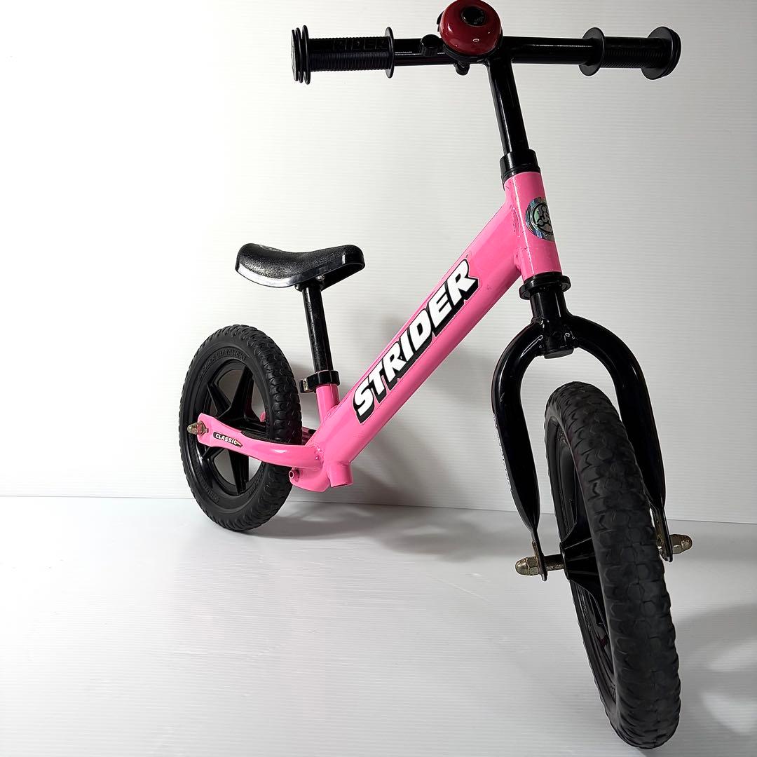 美品 ストライダー クラシック 12 ピンク 人気色 キックバイク ベル付き