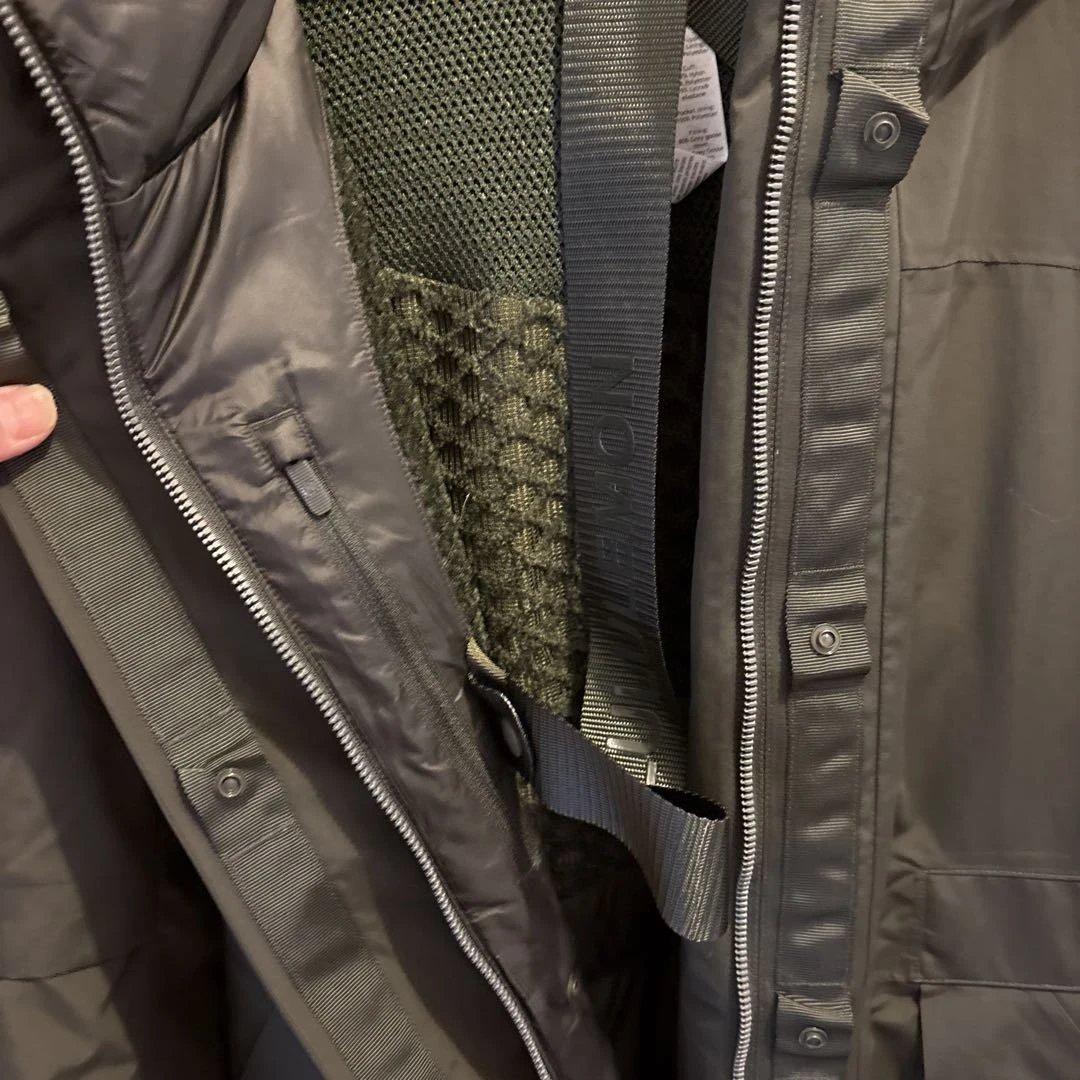 ルルレモン　ダウンジャケットロング　サイズ４