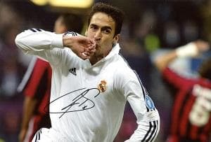 元スペイン代表　ラウル・ゴンサレス　 レアル・マドリード 直筆サイン入りフォト