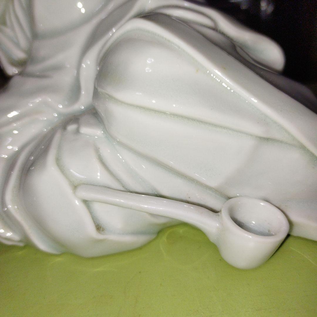 陶器製 寝ている子供の像 壺付き