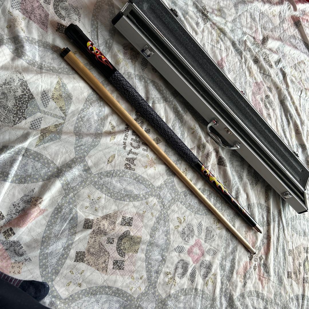 ビリヤードキュー 1本セットとケース