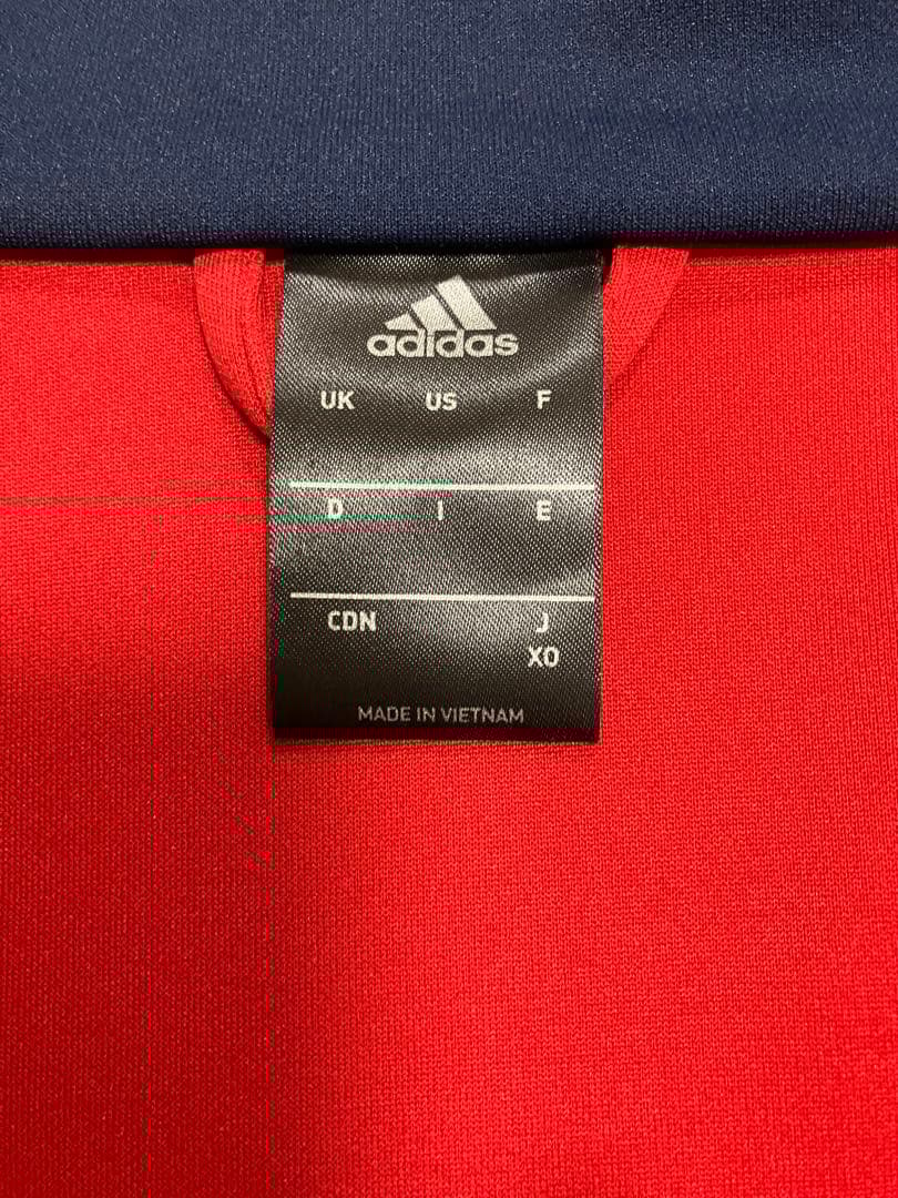 adidasサッカージャージ