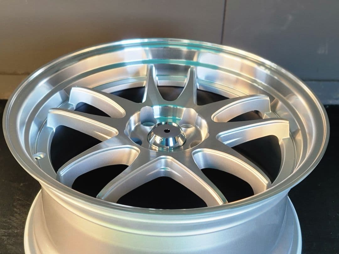 18インチ　新品ホイール　18x9J2本、18x10J2本　4本セット