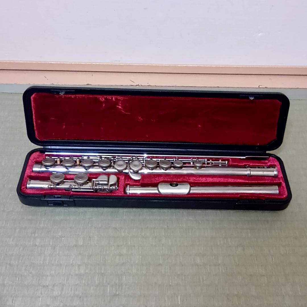 【新春特価】ヤマハ　フルート　YFL-211 Ⅱ 管楽器　ケース付き　Eメカ