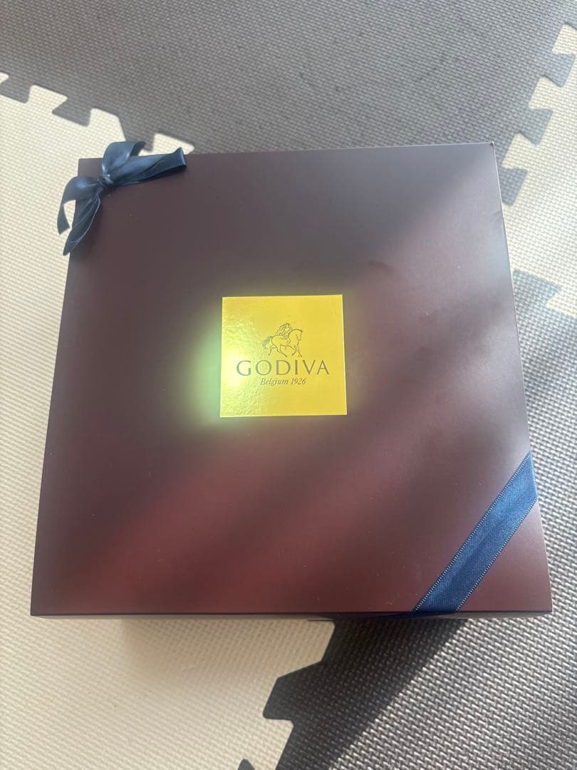 GODIVA ラグジュアリーボックス 75粒