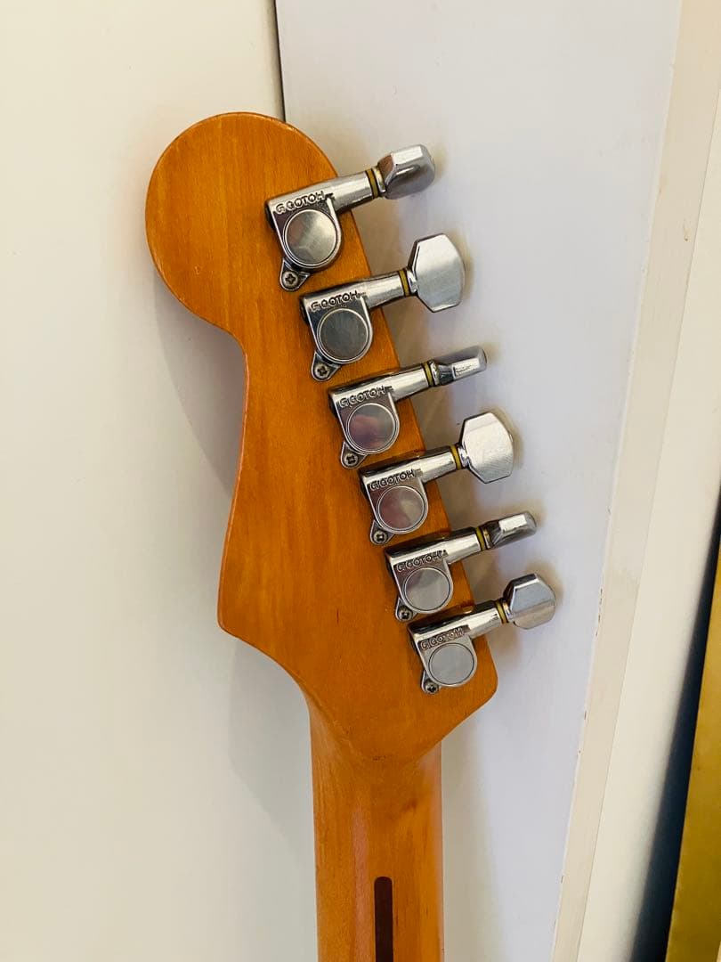 【お年玉セール！出品再開記念値引き！】超かわいい！サーフブルーのコンボストラト！