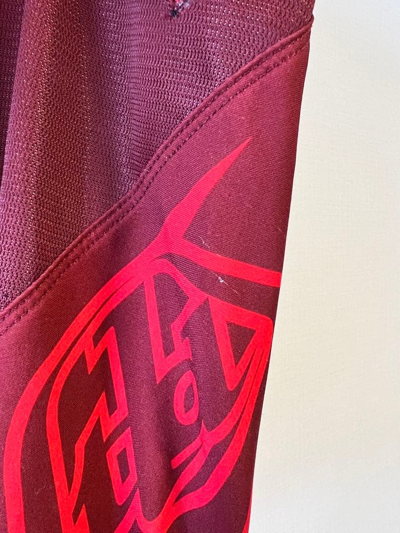 ⑤トロイリーデザイン　ショートパンツ　赤グラデ