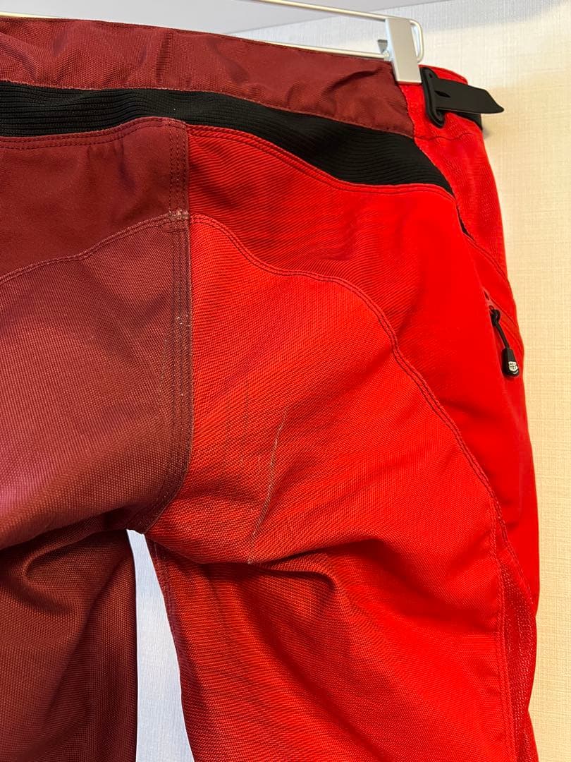 ⑤トロイリーデザイン　ショートパンツ　赤グラデ