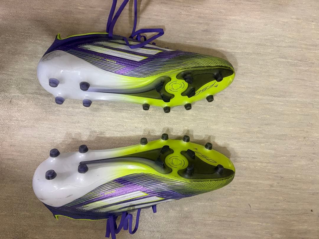 F50 サッカーシューズ 紫/緑 AG