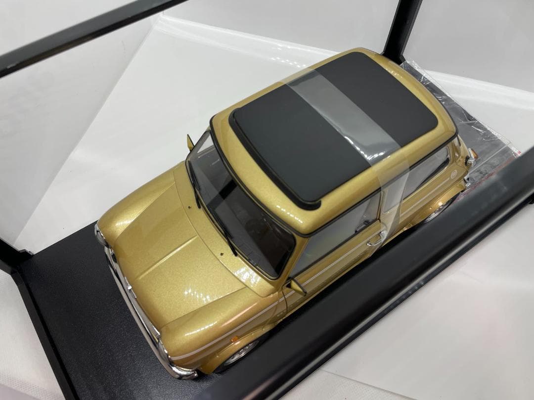 305-040 KK 1/12 ミニ クーパーSunroof LHD