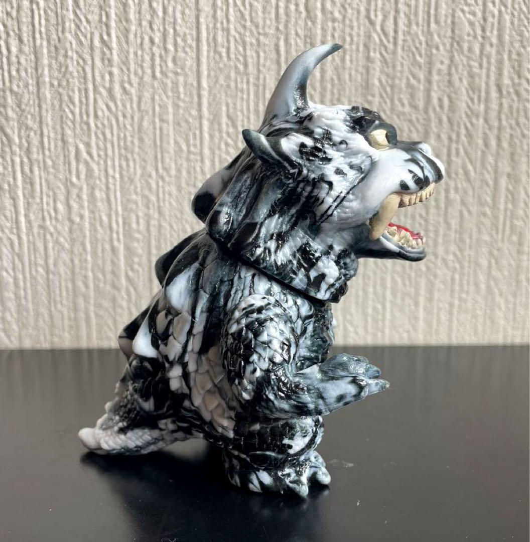 ウルトラCUBE　シカルナ工房　ゴメス　マーブル　ソフビ