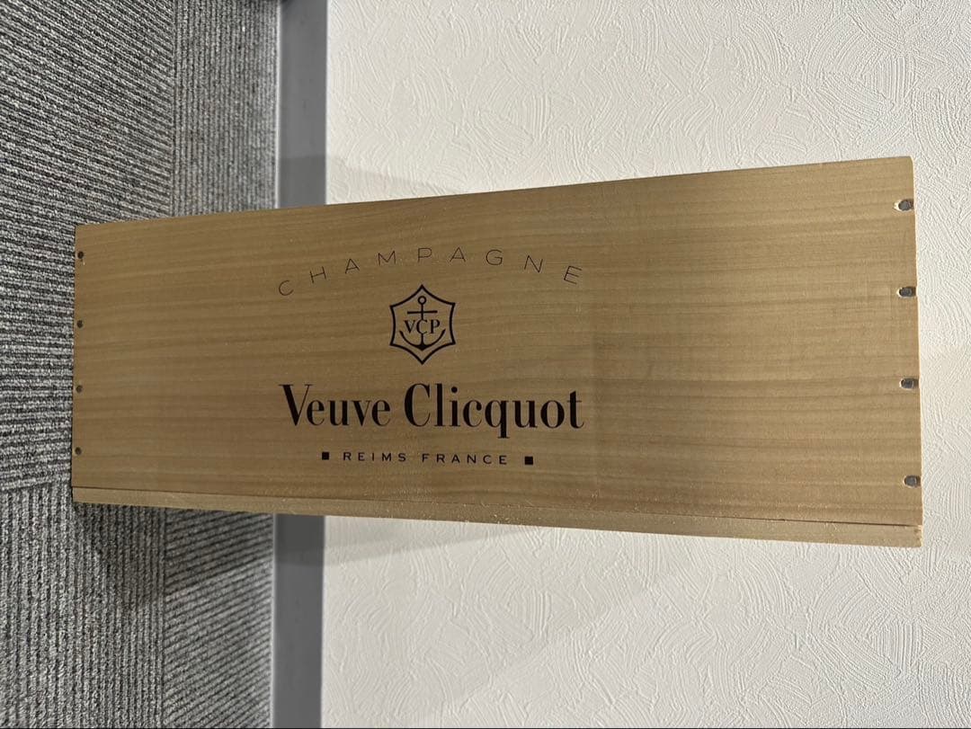 【超大型ボトル 豪華木箱入】ヴーヴ・クリコ・ブリュット 3Ｌイエローラベル