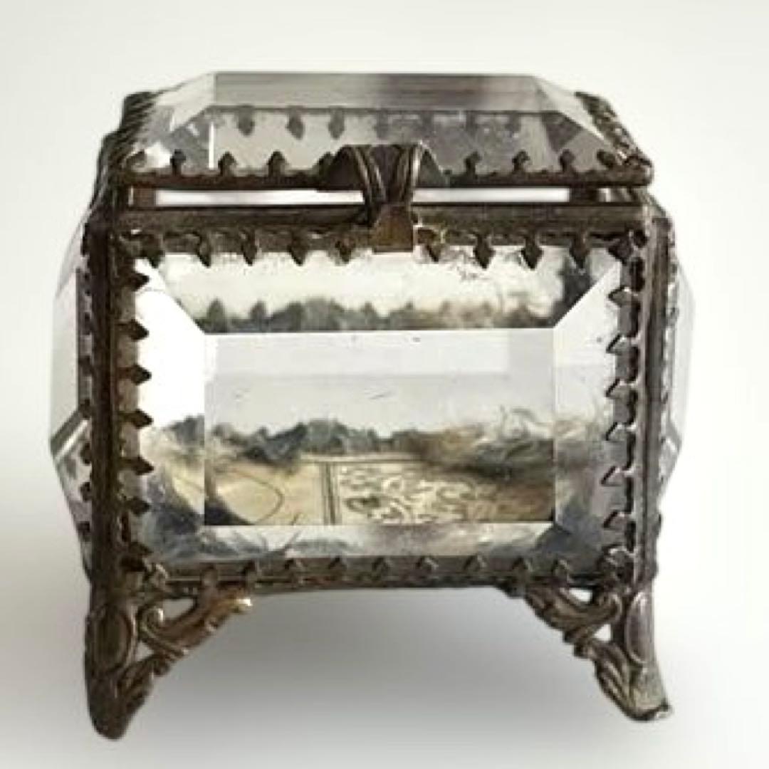 アンティーク　ガラスジュエリーボックス　ベベルドガラス