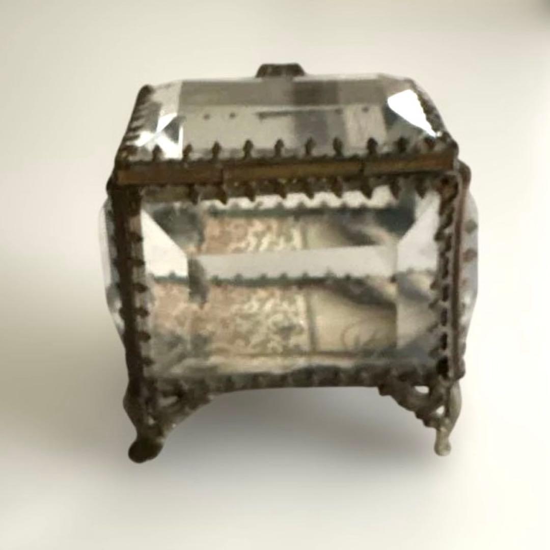 アンティーク　ガラスジュエリーボックス　ベベルドガラス