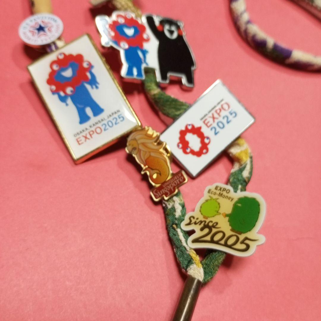 愛・地球博と大阪関西万博　モリゾーキッコロとミャクミャクとパビリオンピンバッチ