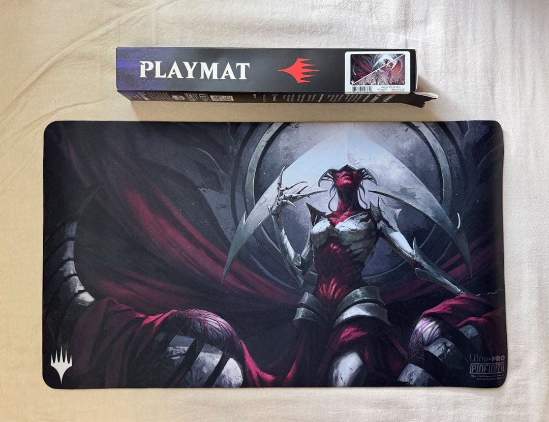 MTG プレイマット 機械の母エリシュノーン 偉大なる統一者、アトラクサ