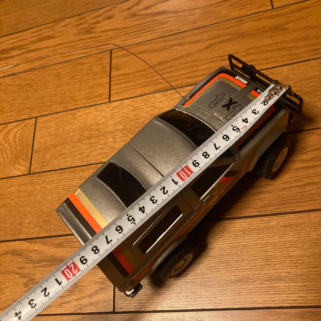 ラジオコントロール TOYOTAHILUX4WDセミデラコン スケール1/20