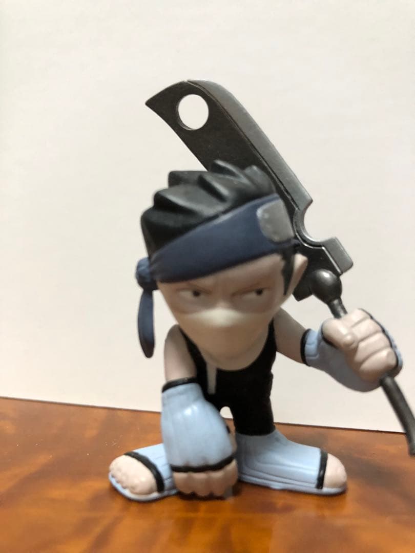 忍者キャラクター フィギュア 大きな刀付き