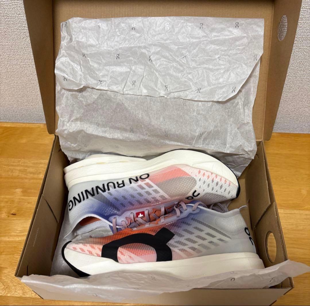 【新品】On Cloudboom Strike ランニングシューズ 26cm