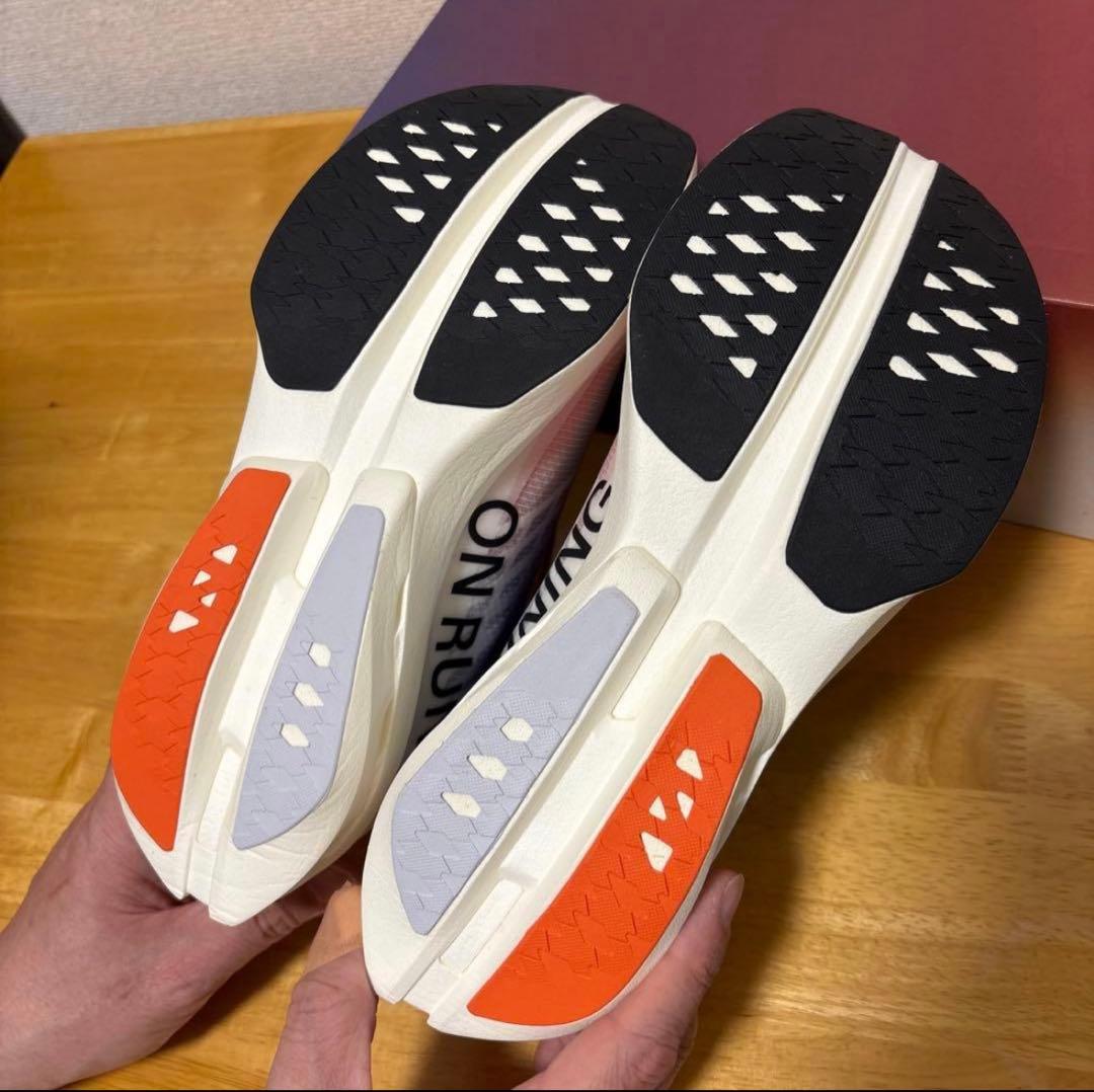 【新品】On Cloudboom Strike ランニングシューズ 26cm