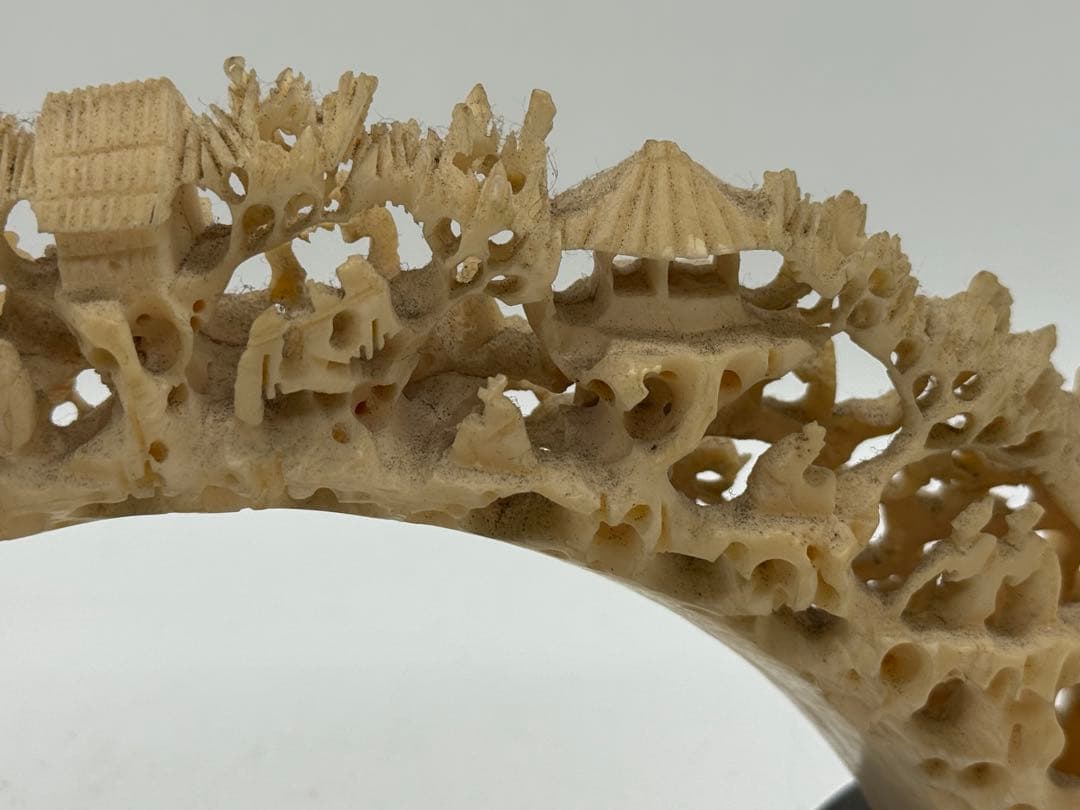 極上　透過し彫　置物　184g 台付　送料込み251112