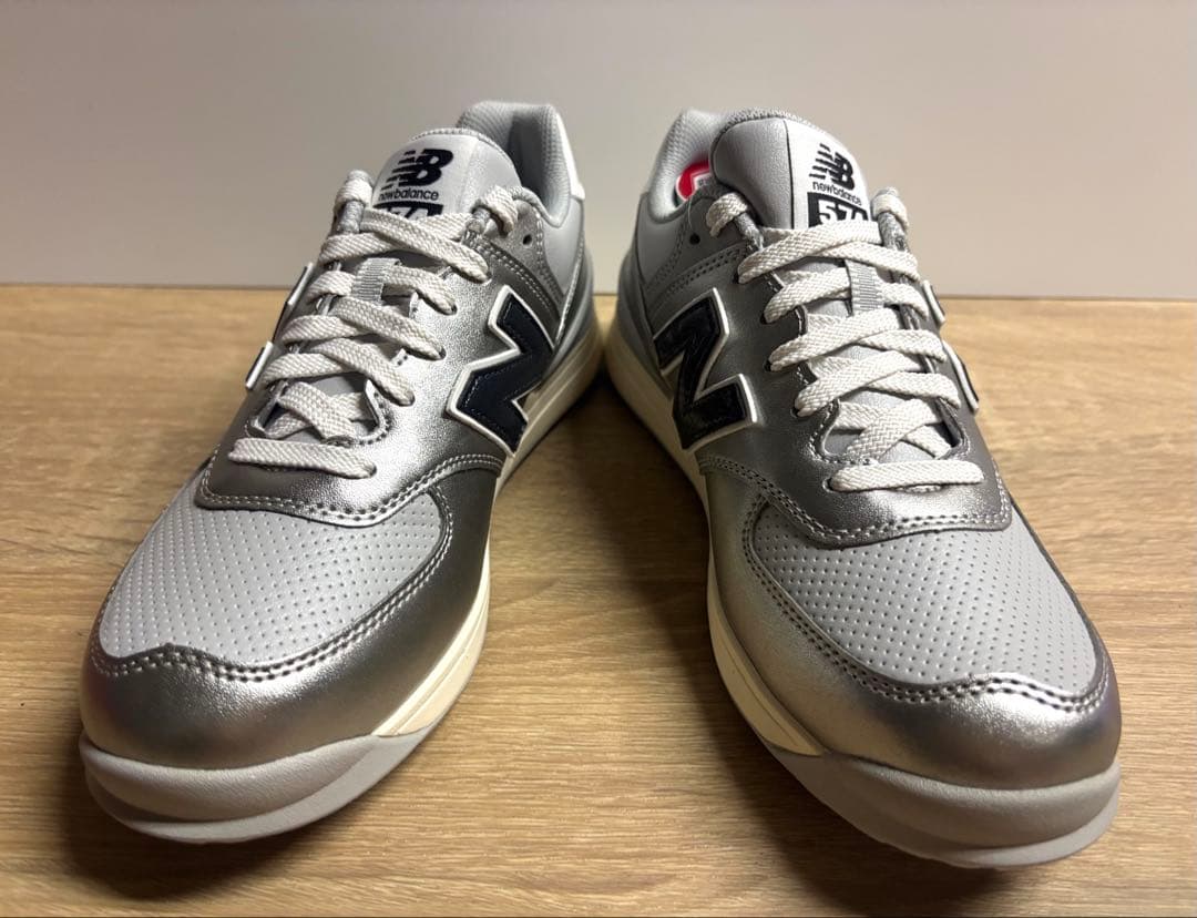 未使用 24cm 2E ニューバランスゴルフシューズWGS574R3シルバー