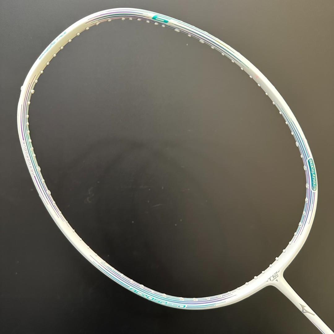 MIZUNO 　ミズノ　バトミントンラケット　アクロスピード６　MO-62