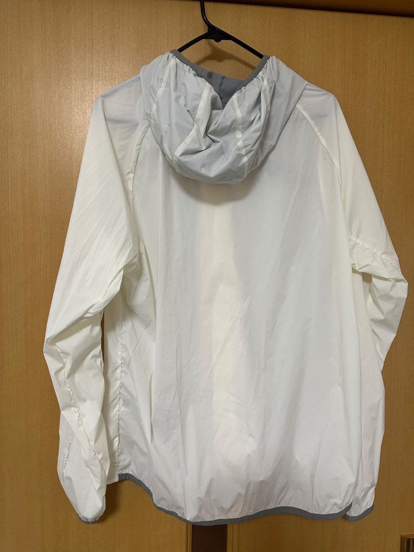 Hokaoneone ホカオネオネ　ランニング　ウィンドブレーカー　ホワイト　M