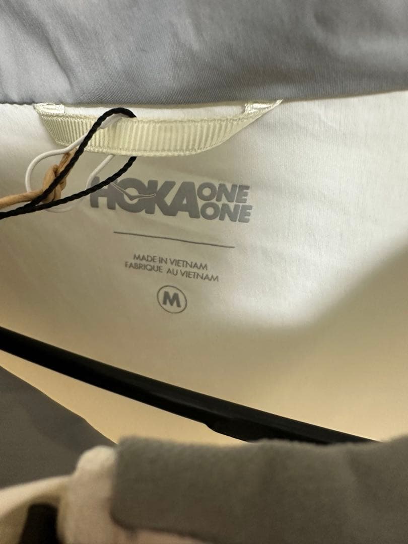 Hokaoneone ホカオネオネ　ランニング　ウィンドブレーカー　ホワイト　M