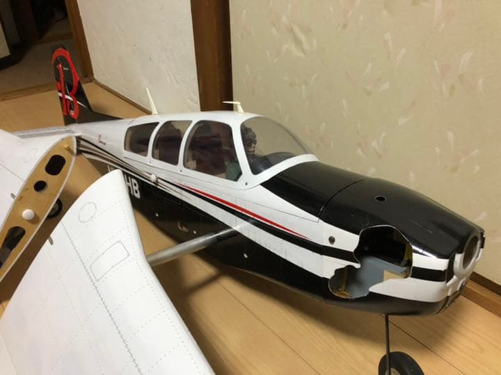 リモートID付　ブラシレスセットまたはエンジンおまけビーチボナンザ中古