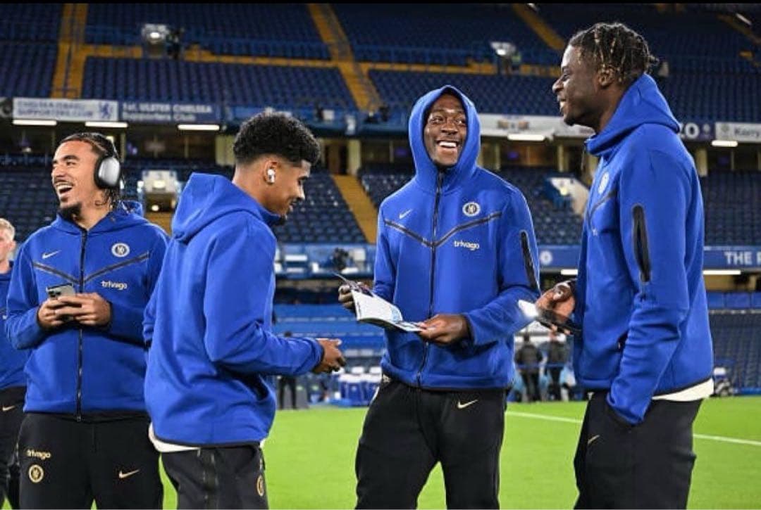 カ*イ様 ナイキ テックフリース チェルシー 上のみ海外限定 胸スポンサー付き