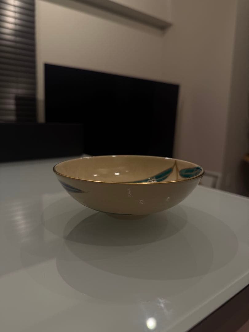 花虫文平茶碗　鳴滝窯