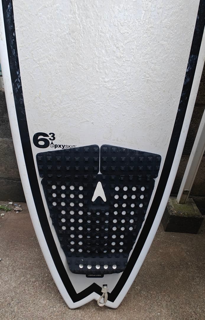 送料込　サンタクルーズ サーフボード 6'3　フィンおまけ