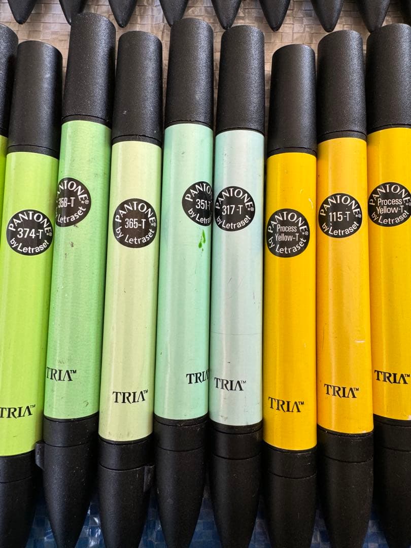TRIA PANTONE 214本使いかけマーカー