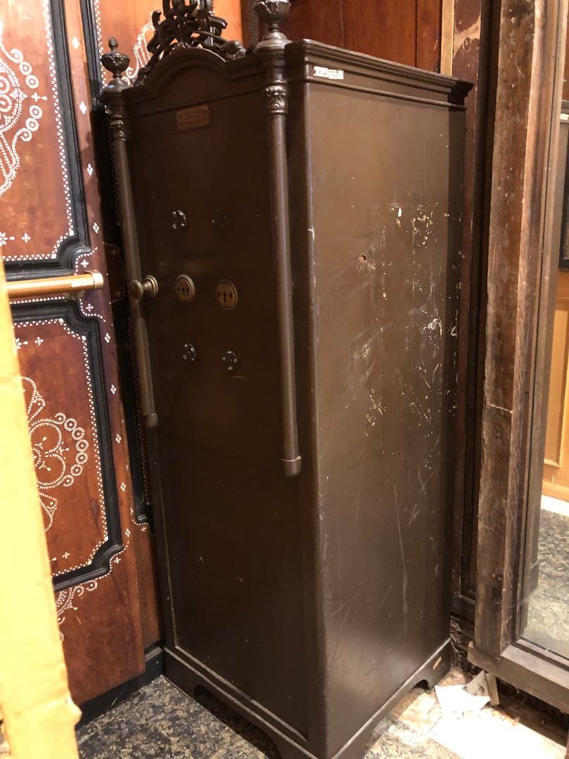 アンティークドイツ製金庫1900年初頭