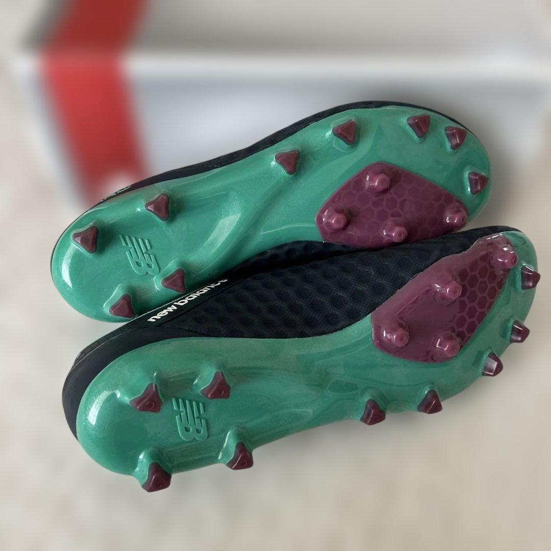 【未使用】ニューバランスサッカーシューズ（27.5cm）2E