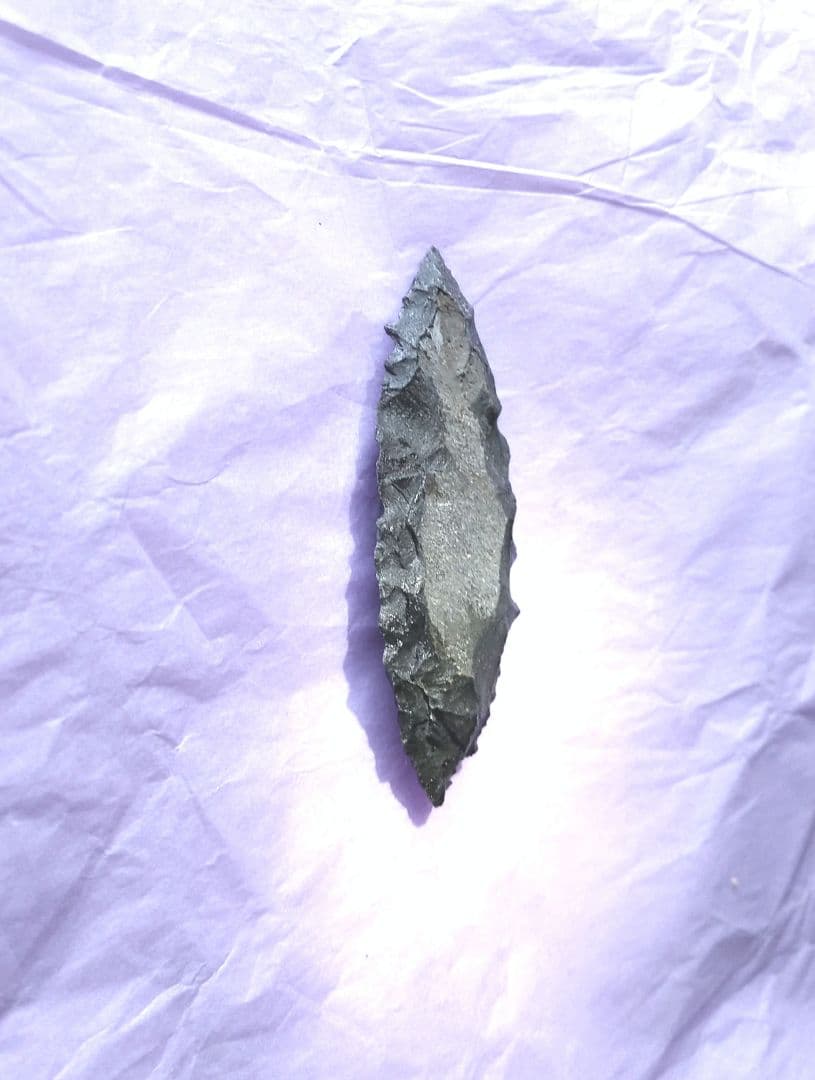 原始人 尖頭器 a ポイント 石器 槍 サヌカイト　模写