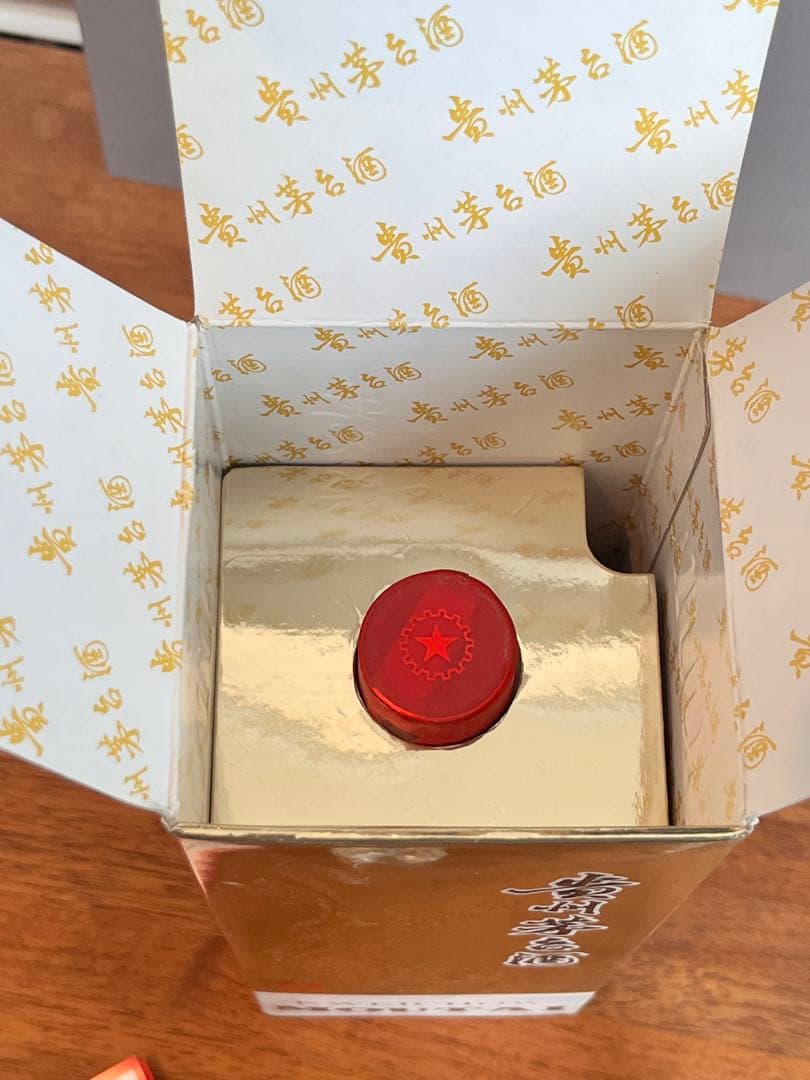 MOUTAI 500ml 43% アルコール グラス付き