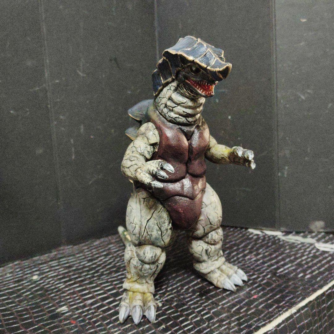 SEA確認画像ウルトラ怪獣旧型絶版ソフビゴルメデ（3000fi）