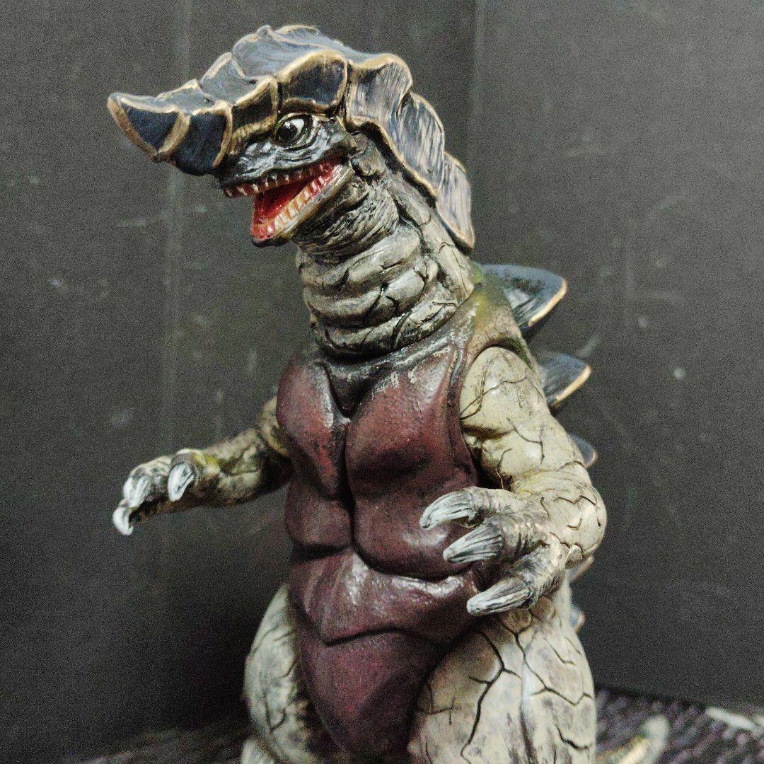 SEA確認画像ウルトラ怪獣旧型絶版ソフビゴルメデ（3000fi）