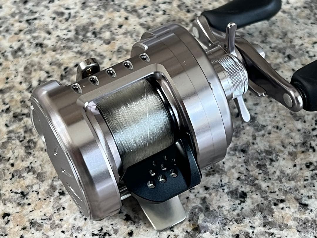 シマノ / SHIMANO ● 11 カルカッタコンクエスト50DC ハイギア