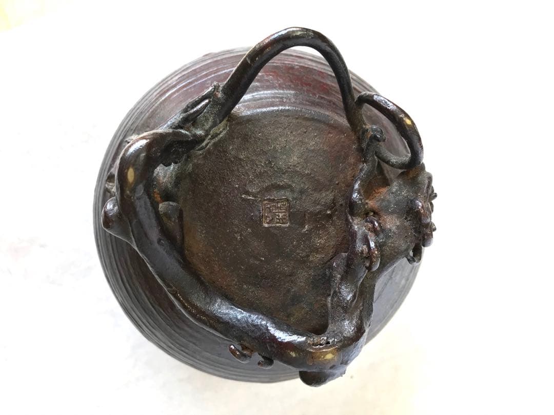 銅製:獅子蓋龍脚香炉